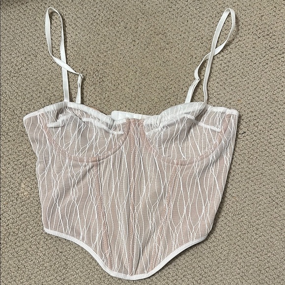 Tops - NWOT Chic White and Pink Patterned Corset Top